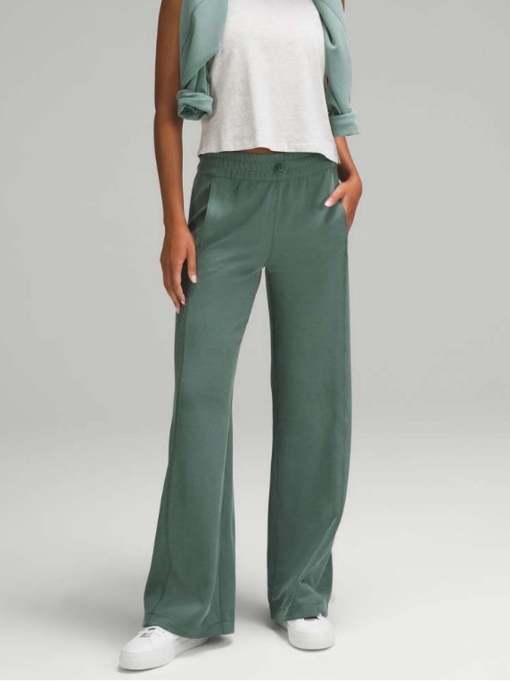 Lululemon ribbed softstreme wide leg pants green size 10